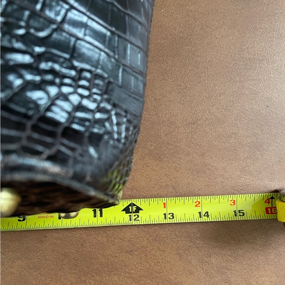 Brahmin EUC leather shoulder tote bag in brown and black with gold tone hardware - Picture 14 of 16